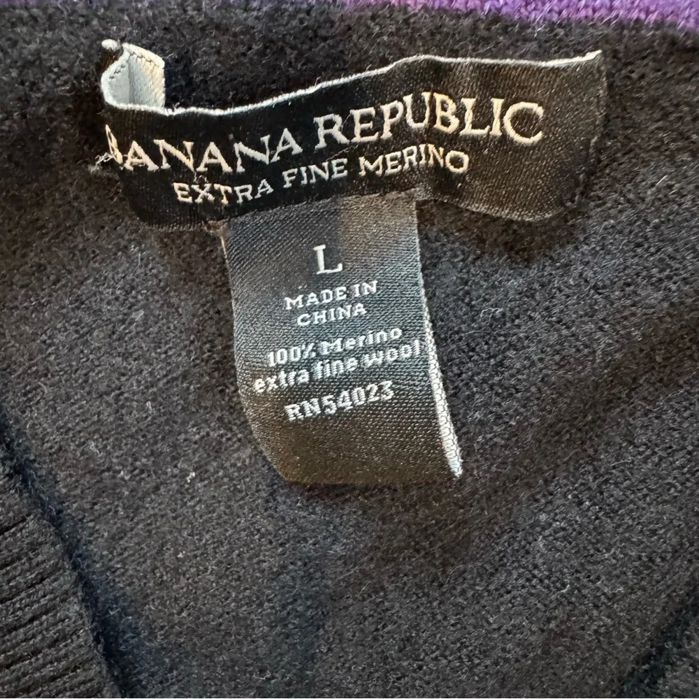 Banana Republic 100% Merino Wool V-Neck Sweater